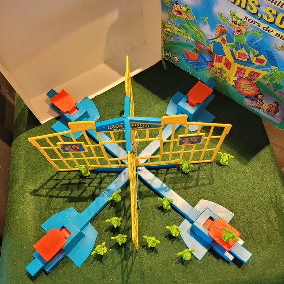 Mouse, Mouse Get Outta My House 1994 - Picture 3 of 17